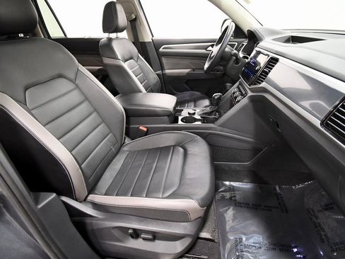 Used 2023 Volkswagen Atlas SEL Premium image 19