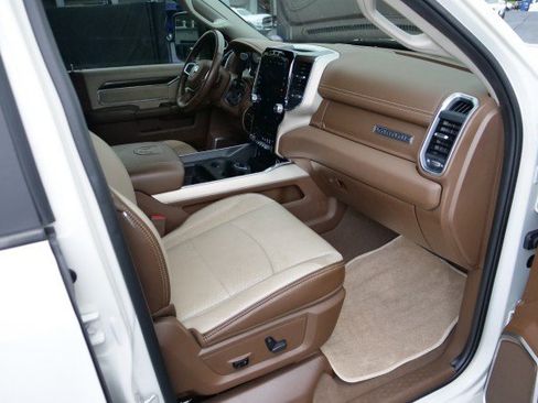 Used 2023 RAM 2500 Laramie AWD/4WD image 46