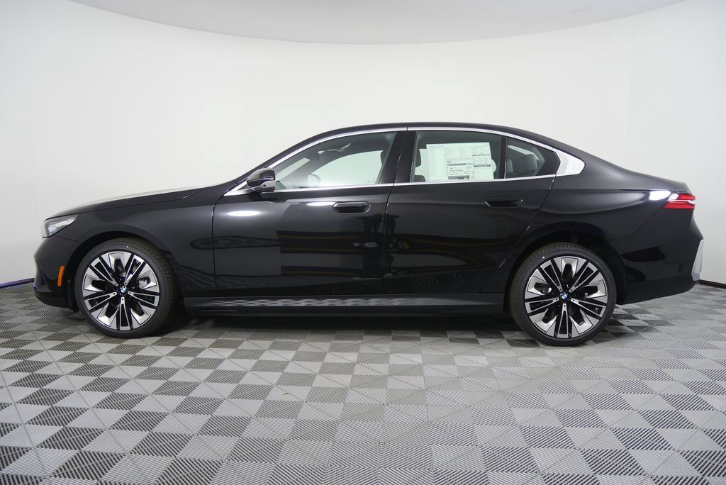 Used 2026 BMW i5 eDrive40 w/ Premium Package RWD image 2