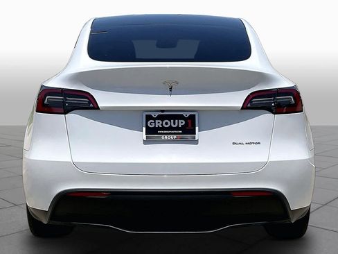 Used 2023 Tesla Model Y AWD image 4
