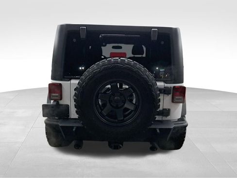 Used 2018 Jeep Wrangler Rubicon w/ Power Convenience Group AWD/4WD image 5
