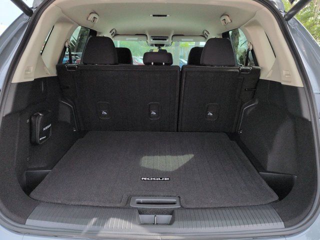 Certified 2026 Nissan Rogue SV FWD image 13