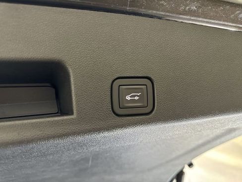 Certified 2025 Chevrolet Traverse LT FWD image 26