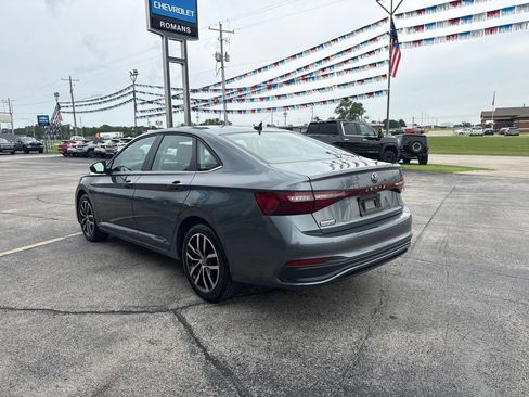 Used 2025 Volkswagen Jetta SE FWD image 7