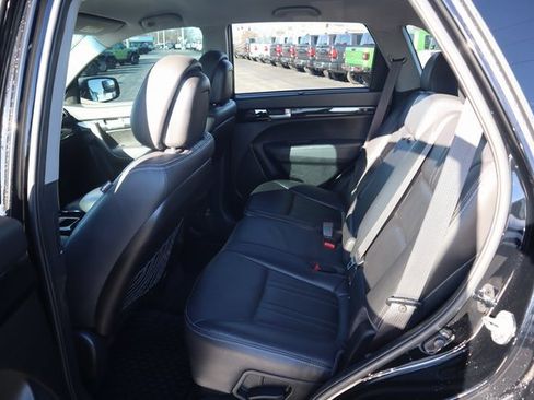 Used 2015 Kia Sorento LX image 14