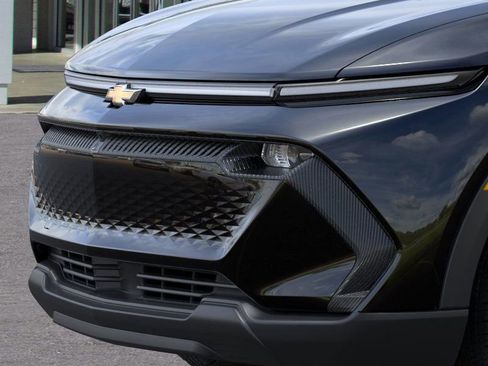 New 2026 Chevrolet Equinox EV LT image 13