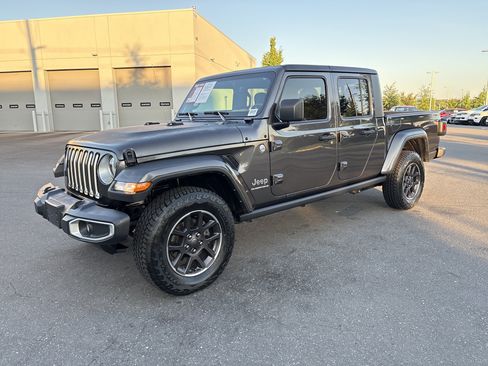 Used 2023 Jeep Gladiator Overland AWD/4WD image 5