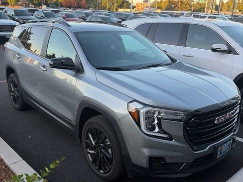 Used 2024 GMC Terrain SLE w/ Driver Convenience Package AWD/4WD image 3