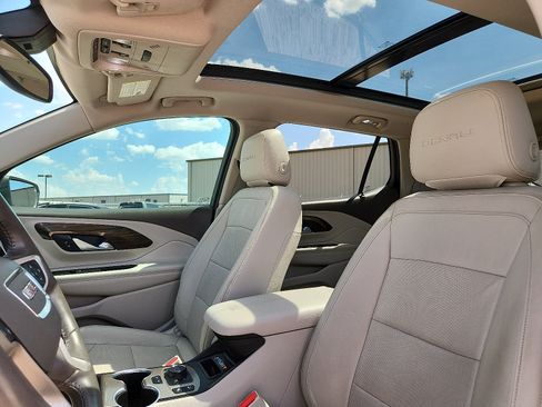 Used 2020 GMC Terrain Denali w/ Denali Premium Package FWD image 12