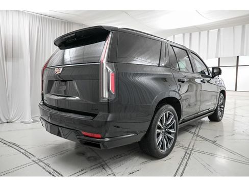 Used 2022 Cadillac Escalade Sport Platinum w/ Heavy-Duty Trailer Package image 7