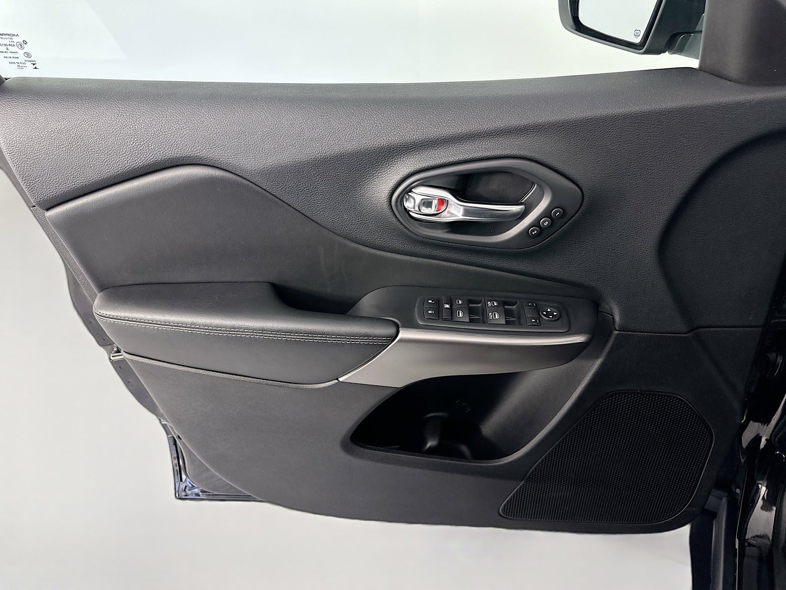 Used 2020 Jeep Cherokee Limited AWD/4WD image 29