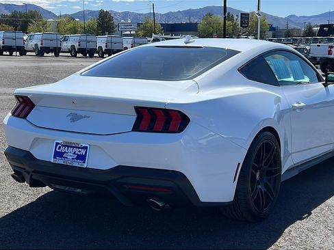 Used 2024 Ford Mustang Coupe RWD image 5