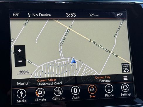 Used 2022 Jeep Grand Cherokee Limited image 24