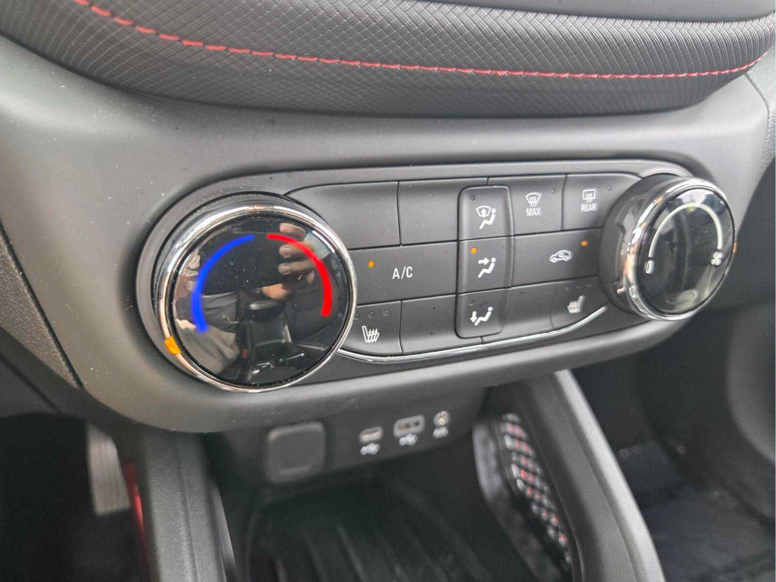 Used 2023 Chevrolet TrailBlazer RS FWD image 23
