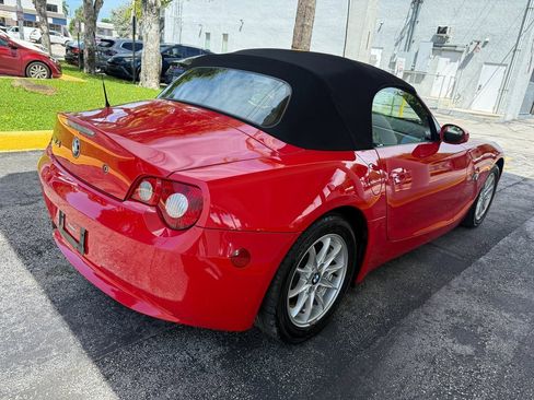 Used 2005 BMW Z4 2.5i image 17