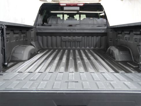 Used 2025 GMC Sierra 2500 Denali image 8