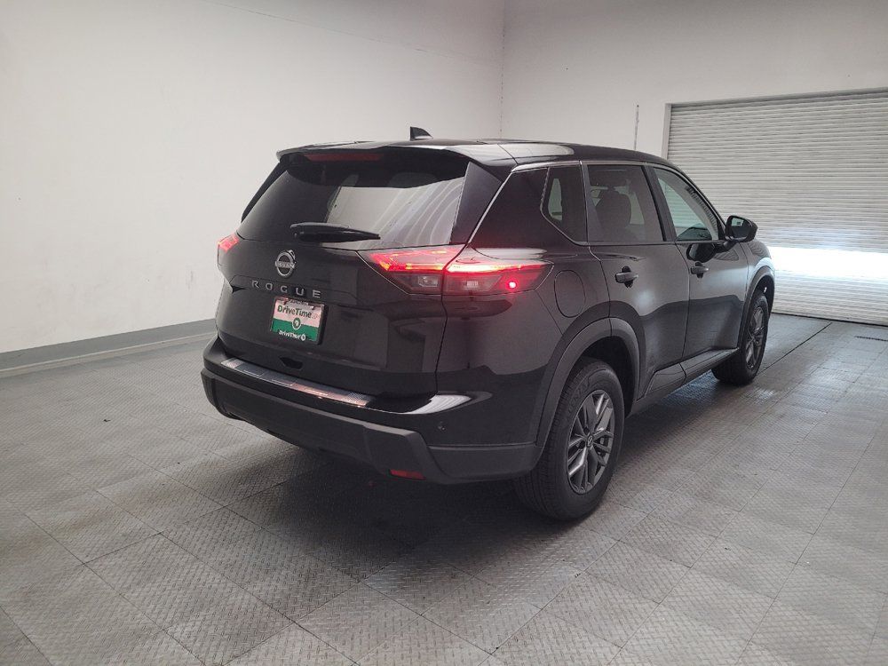 Used 2024 Nissan Rogue S FWD image 9