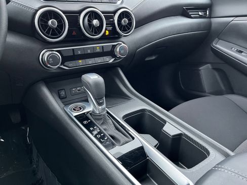 Used 2025 Nissan Sentra SV image 39