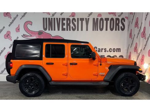 Used 2018 Jeep Wrangler Unlimited Sport S image 9