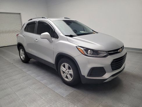 Used 2019 Chevrolet Trax LT w/ LT Convenience Package image 13
