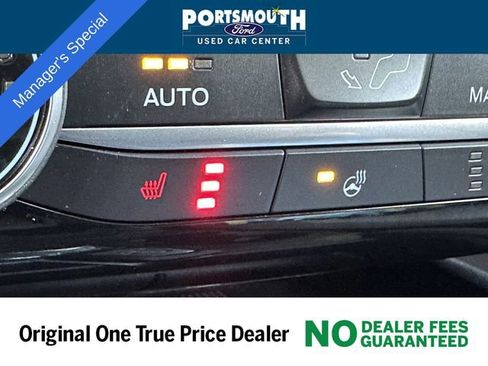 Certified 2022 Ford Escape SE w/ SE Sport Appearance Package image 14