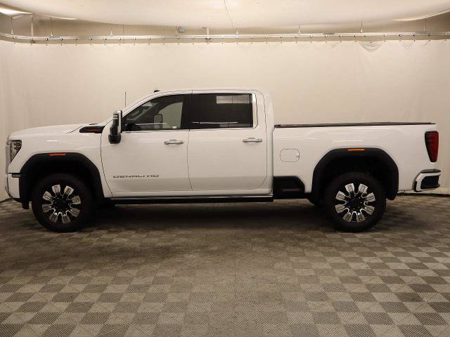 Used 2026 GMC Sierra 3500 Denali w/ Denali Reserve Package AWD/4WD image 8