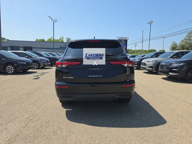 Used 2024 Mitsubishi Outlander ES AWD/4WD image 6