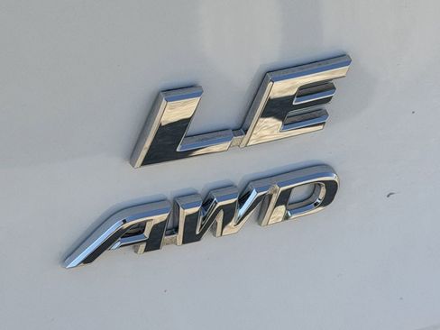 Used 2025 Toyota RAV4 LE AWD/4WD image 11