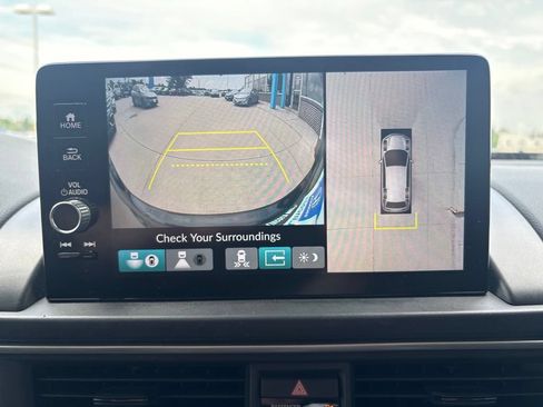 Used 2023 Honda Pilot Elite image 23