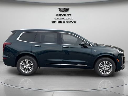 New 2025 Cadillac XT6 Luxury image 10