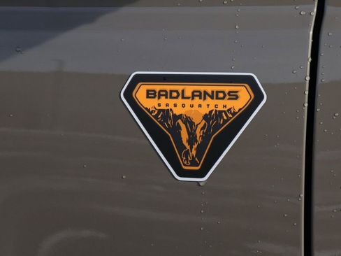 New 2025 Ford Bronco Badlands image 52