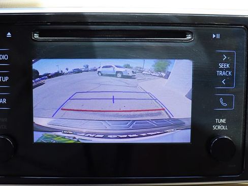 Used 2018 Toyota Corolla LE w/ Carpet Mat Package (TMS) FWD image 47