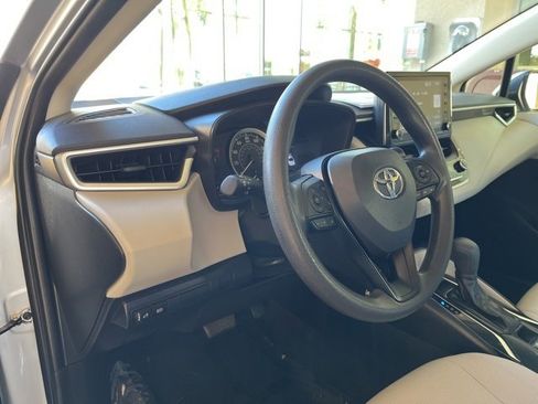Used 2022 Toyota Corolla LE image 15