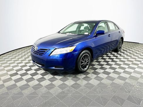 Used 2009 Toyota Camry LE image 4