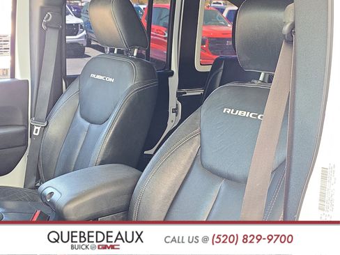 Used 2014 Jeep Wrangler Unlimited Rubicon w/ Connectivity Group AWD/4WD image 8