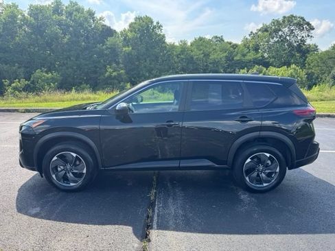 Used 2025 Nissan Rogue SV AWD/4WD image 6