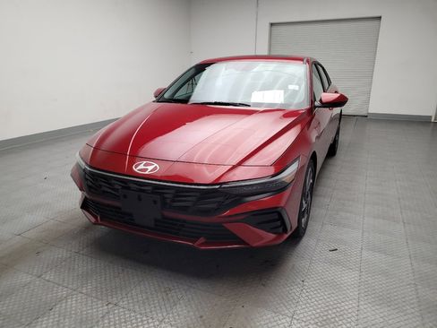 Used 2025 Hyundai Elantra SEL image 15