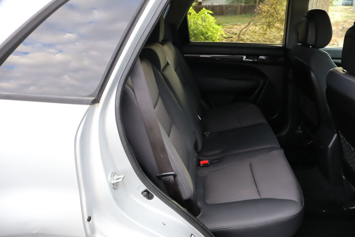 Used 2013 Kia Sorento LX AWD/4WD image 23
