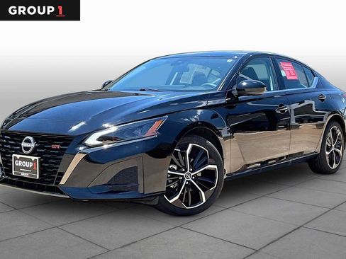 Certified 2025 Nissan Altima 2.5 SR w/ SR Premium Package AWD/4WD image 1