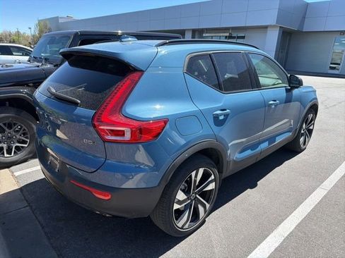 Used 2023 Volvo XC40 B5 Ultimate w/ Protection Package Premier image 3