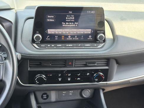 Used 2024 Nissan Rogue S AWD/4WD image 13