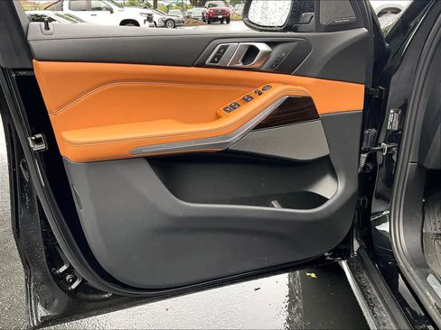 Used 2024 BMW X5 xDrive40i w/ Premium Package image 23