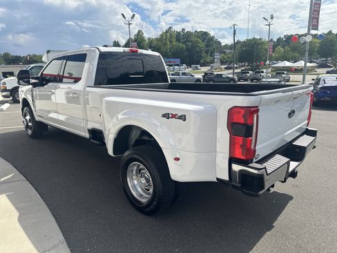Used 2023 Ford F350 Lariat w/ Lariat Ultimate Package AWD/4WD image 6