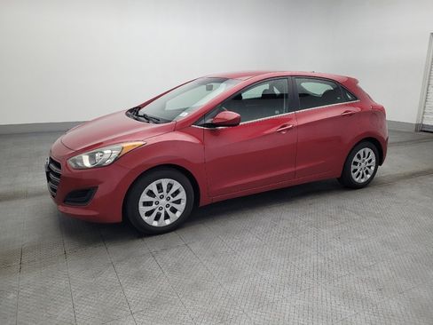 Used 2016 Hyundai Elantra GT image 2