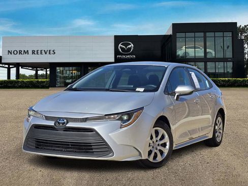 Used 2023 Toyota Corolla LE image 1