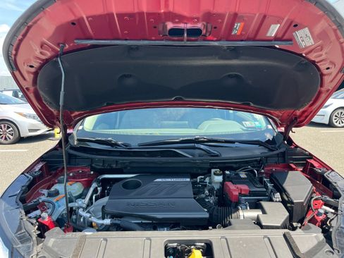 Used 2025 Nissan Rogue SV FWD image 34