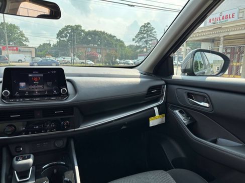 Used 2026 Nissan Rogue SV AWD/4WD image 37