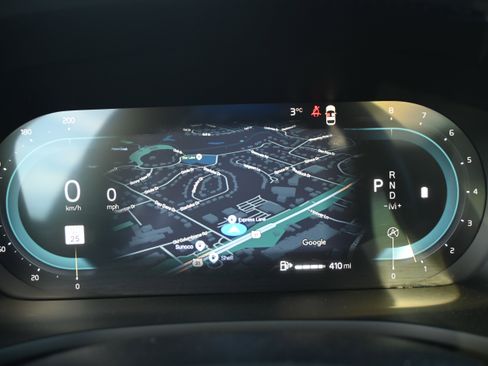 Used 2025 Volvo V60 B5 Cross Country Plus image 24