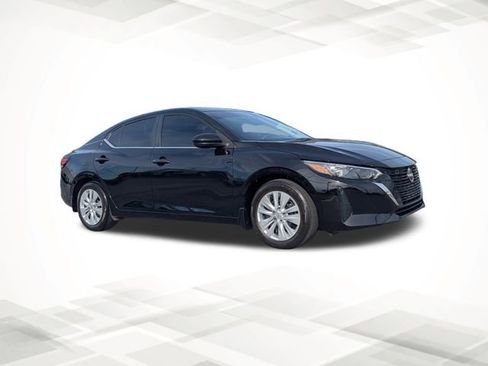 Used 2025 Nissan Sentra S image 2