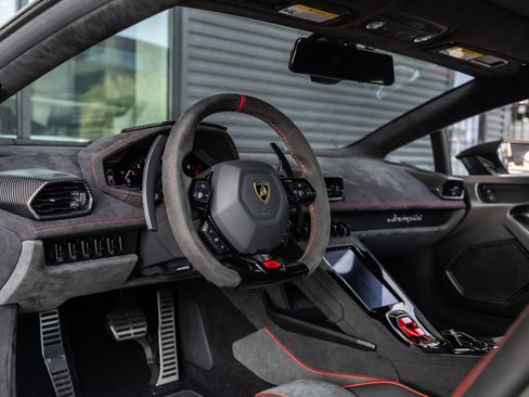Used 2023 Lamborghini Huracan Sterrato AWD/4WD image 34